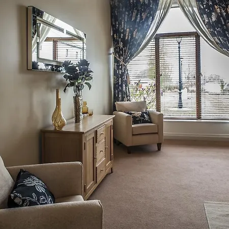 New Forest Estate Tyrrellspass