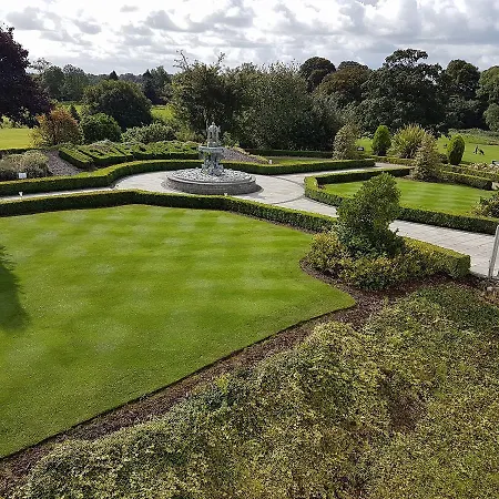 New Forest Estate * Tyrrellspass