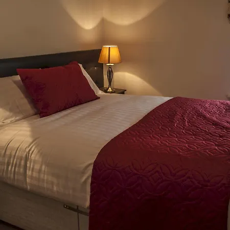 New Forest Estate Tyrrellspass