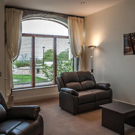 New Forest Estate * Tyrrellspass